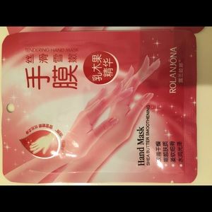 20 pairs of hand gloves moisturizer +one free